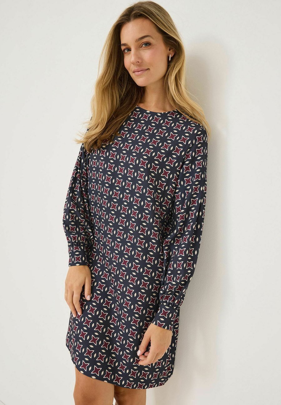 Платье Tamaris Day dress, Night Sky Fig Whitecap Gray/Purple
Платье Tamaris Day dress, Night Sky Fig Whitecap Gray/Purple