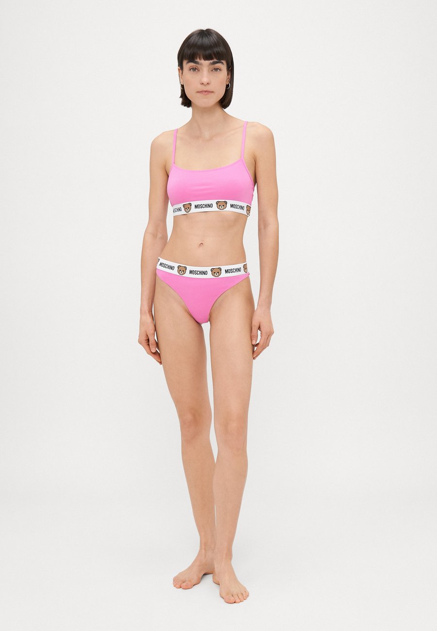 Бюстье Moschino Underwear 3 PACK, Black/Pink/Beige/Pink
Бюстье Moschino Underwear 3 PACK, Black/Pink/Beige/Pink