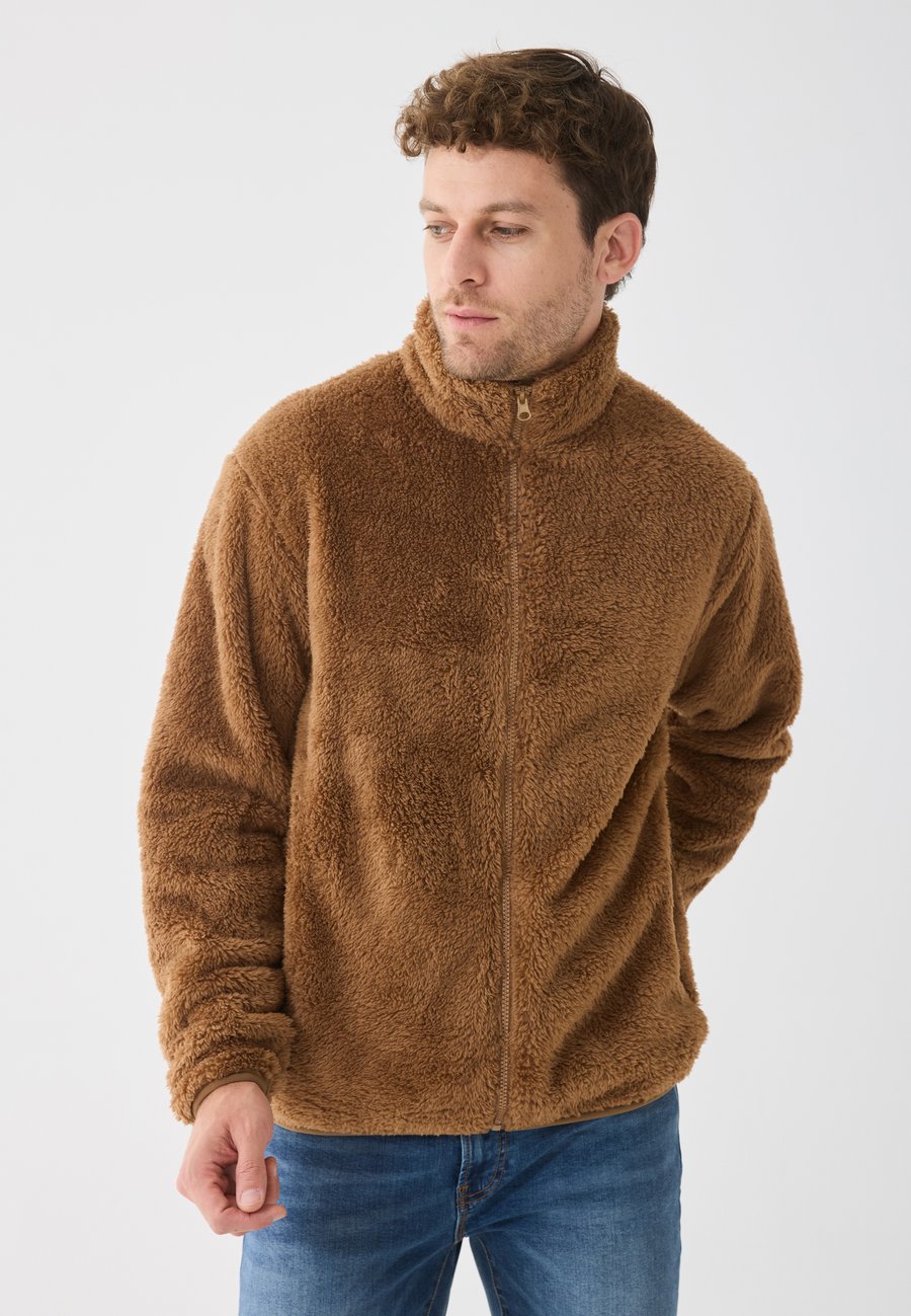 Флисовая куртка Pier One CORA FLEECE ZIP THROUGH SWEAT JACKET, Brown
Флисовая куртка Pier One CORA FLEECE ZIP THROUGH SWEAT JACKET, Brown