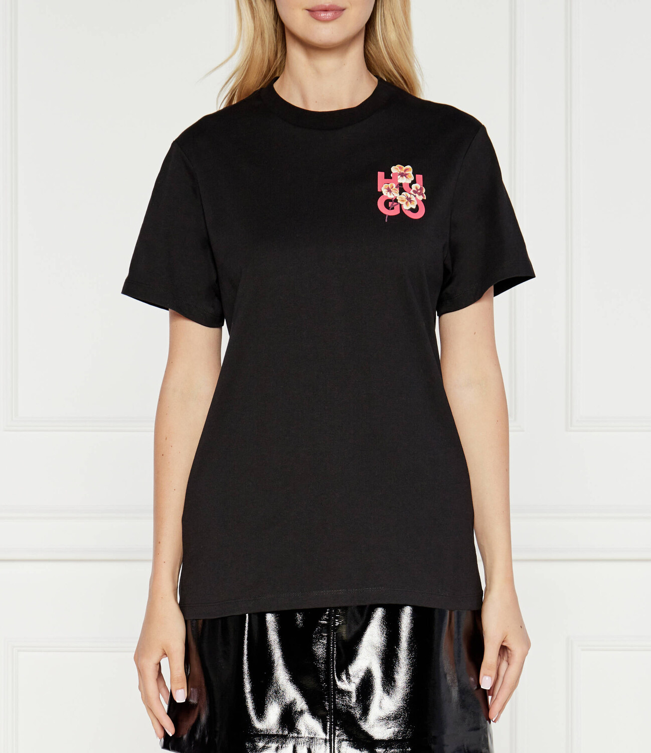 Футболка HUGO Relaxed fit, черный
Футболка HUGO Relaxed fit, черный