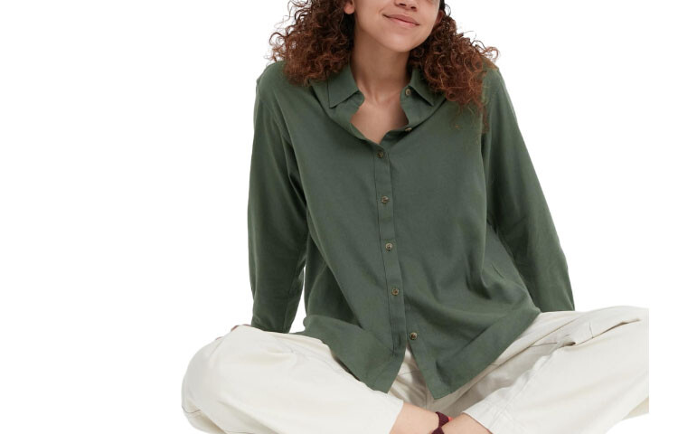 Рубашка женская зеленая Uniqlo
Рубашка женская зеленая Uniqlo