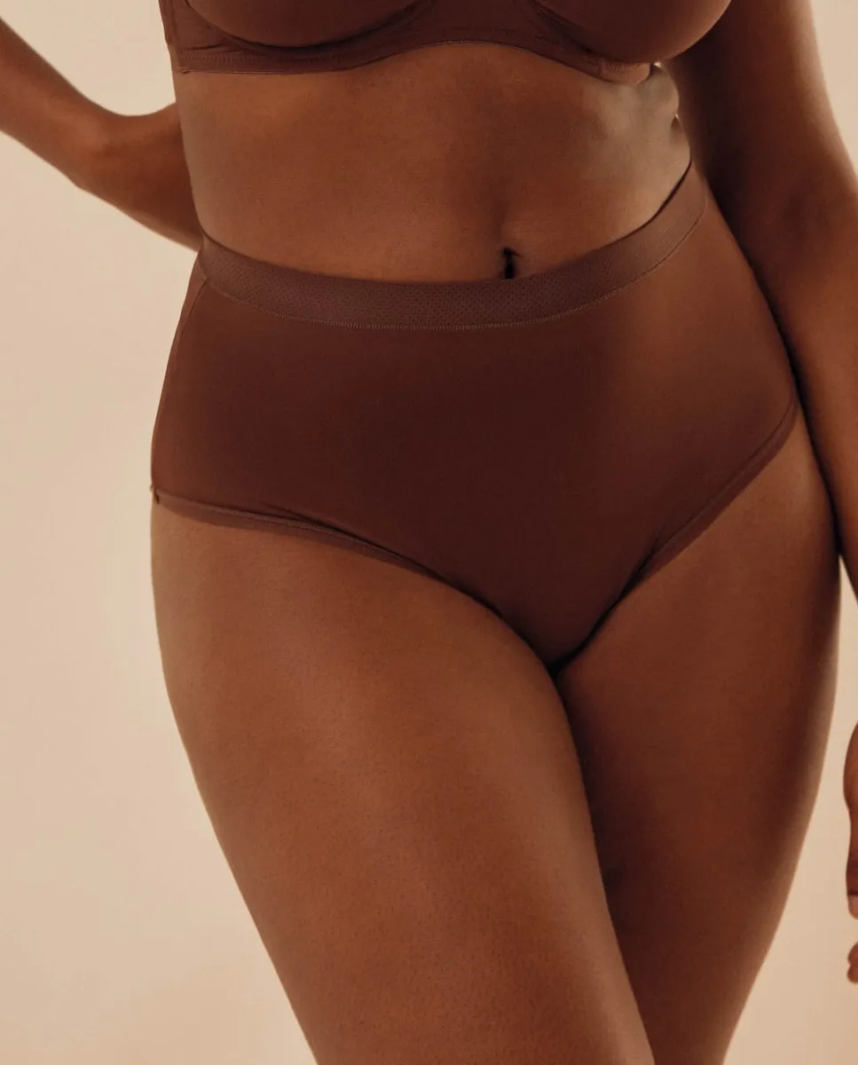 Высокие трусы из гладкой ткани Ysabel Mora, темно-коричневый
Высокие трусы из гладкой ткани Ysabel Mora, темно-коричневый