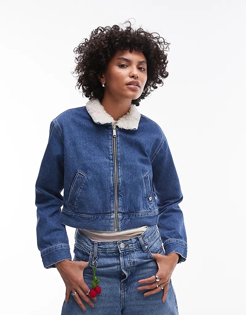 Куртка из денима с воротником-молнией из шерпы, в состоянии средней стирки Calvin Klein Jeans
Куртка из денима с воротником-молнией из шерпы, в состоянии средней стирки Calvin Klein Jeans