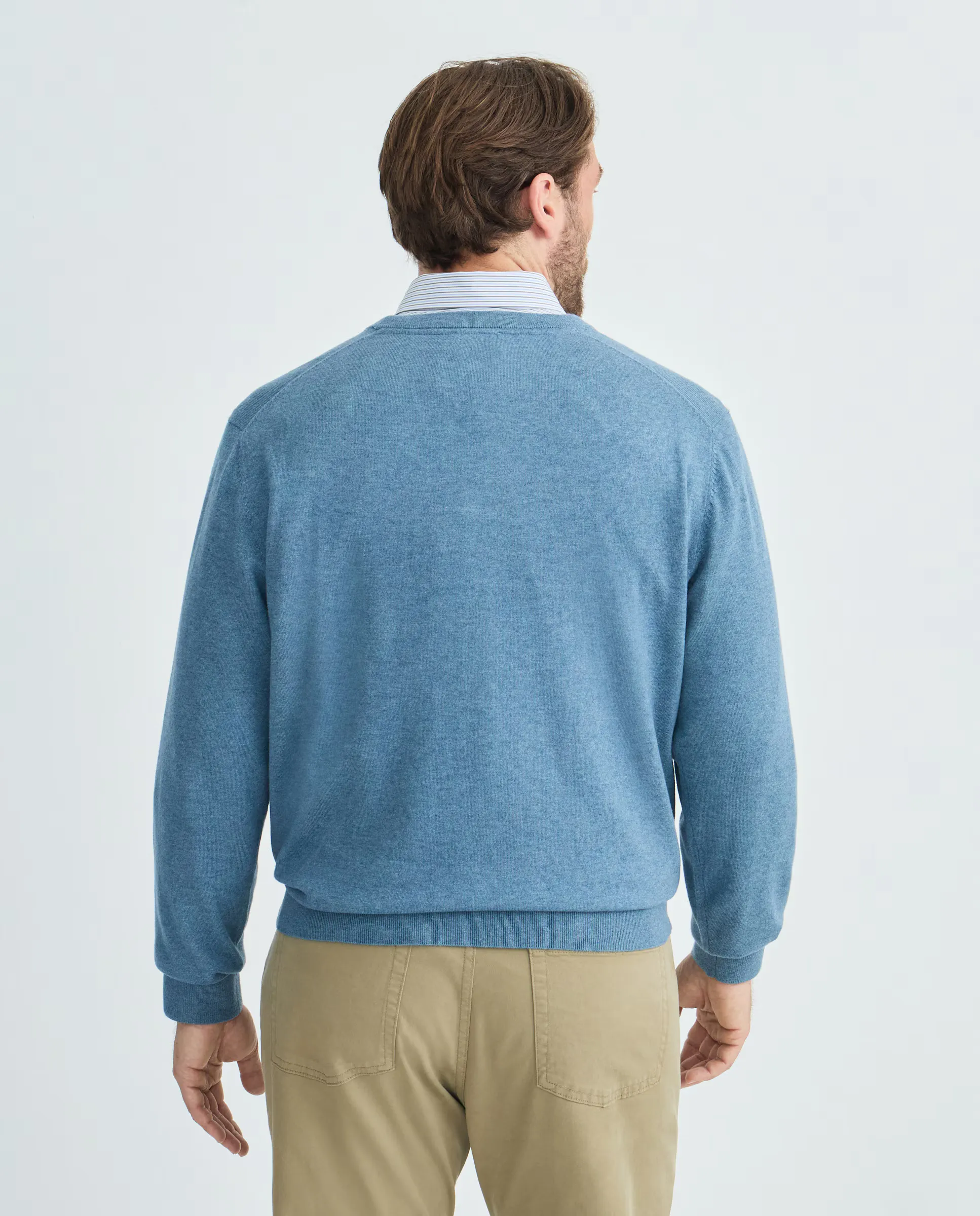 Джемпер мужской больших размеров с V-образным вырезом, гладкий, из мериносовой шерсти Emidio Tucci, индиго/синий 
Джемпер мужской больших размеров с V-образным вырезом, гладкий, из мериносовой шерсти Emidio Tucci, индиго/синий