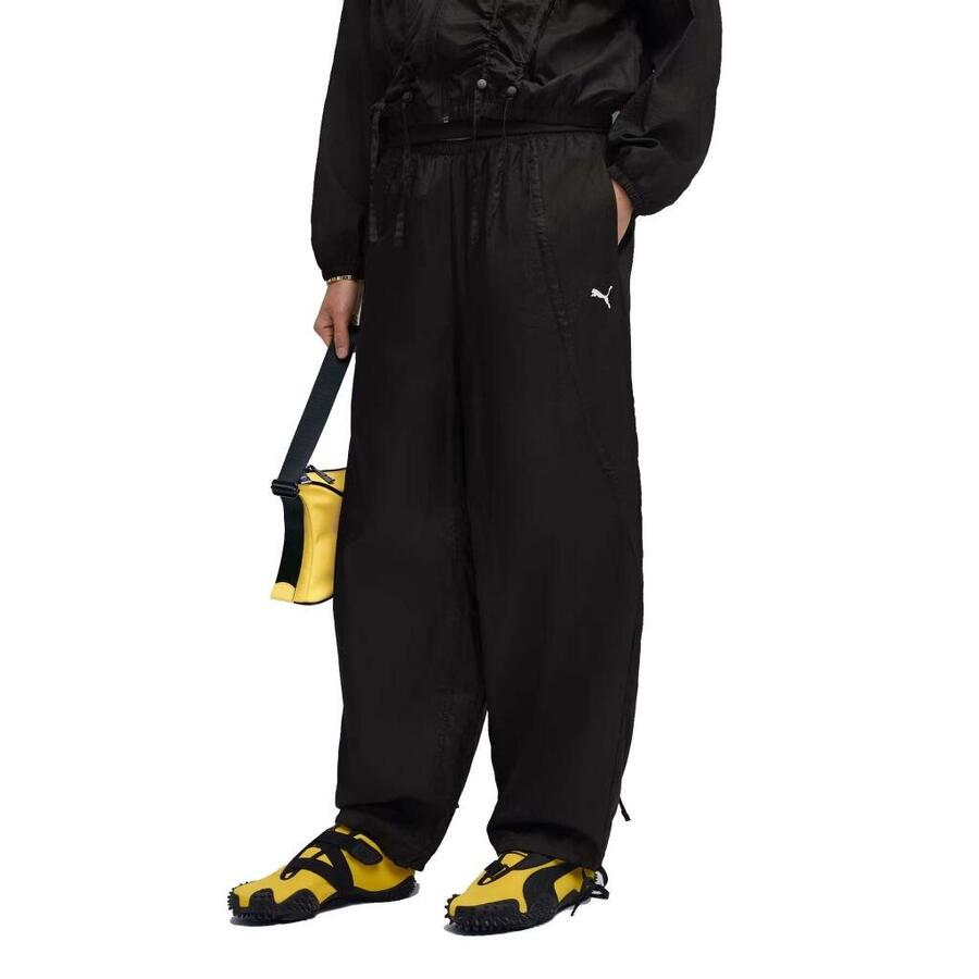 Брюки Puma Model Dare To Woven Pants Цвет Черный
Брюки Puma Model Dare To Woven Pants Цвет Черный