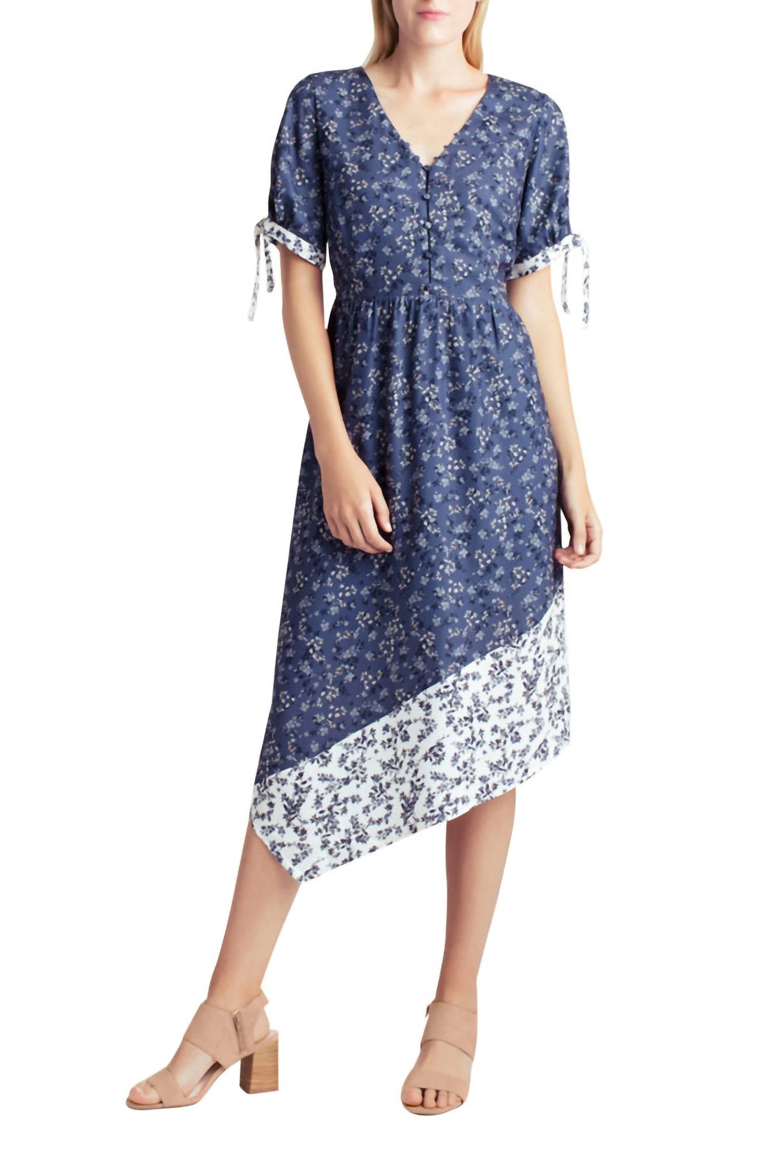 Платье с асимметричным подолом в ностальгических цветах Kensie, Nostalgic Blooms 
Платье с асимметричным подолом в ностальгических цветах Kensie, Nostalgic Blooms