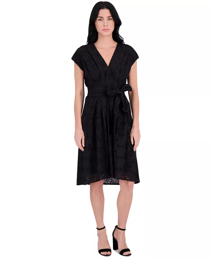 Женское миди-платье с вышивкой и поясом на завязках kensie, черный
Женское миди-платье с вышивкой и поясом на завязках kensie, черный