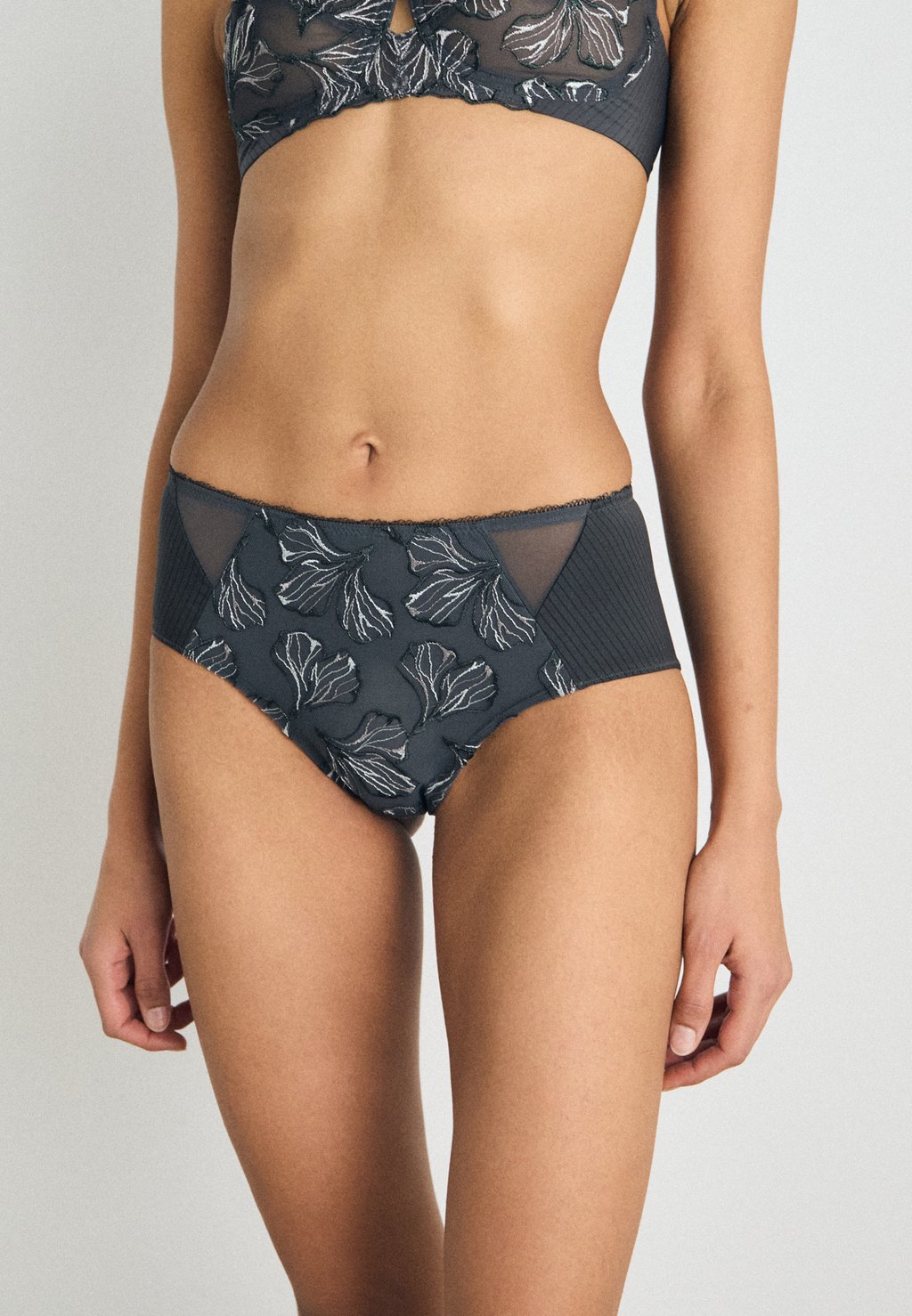 Брюки WILD IRIS MAXI Triumph, темно-серый 
Брюки WILD IRIS MAXI Triumph, темно-серый