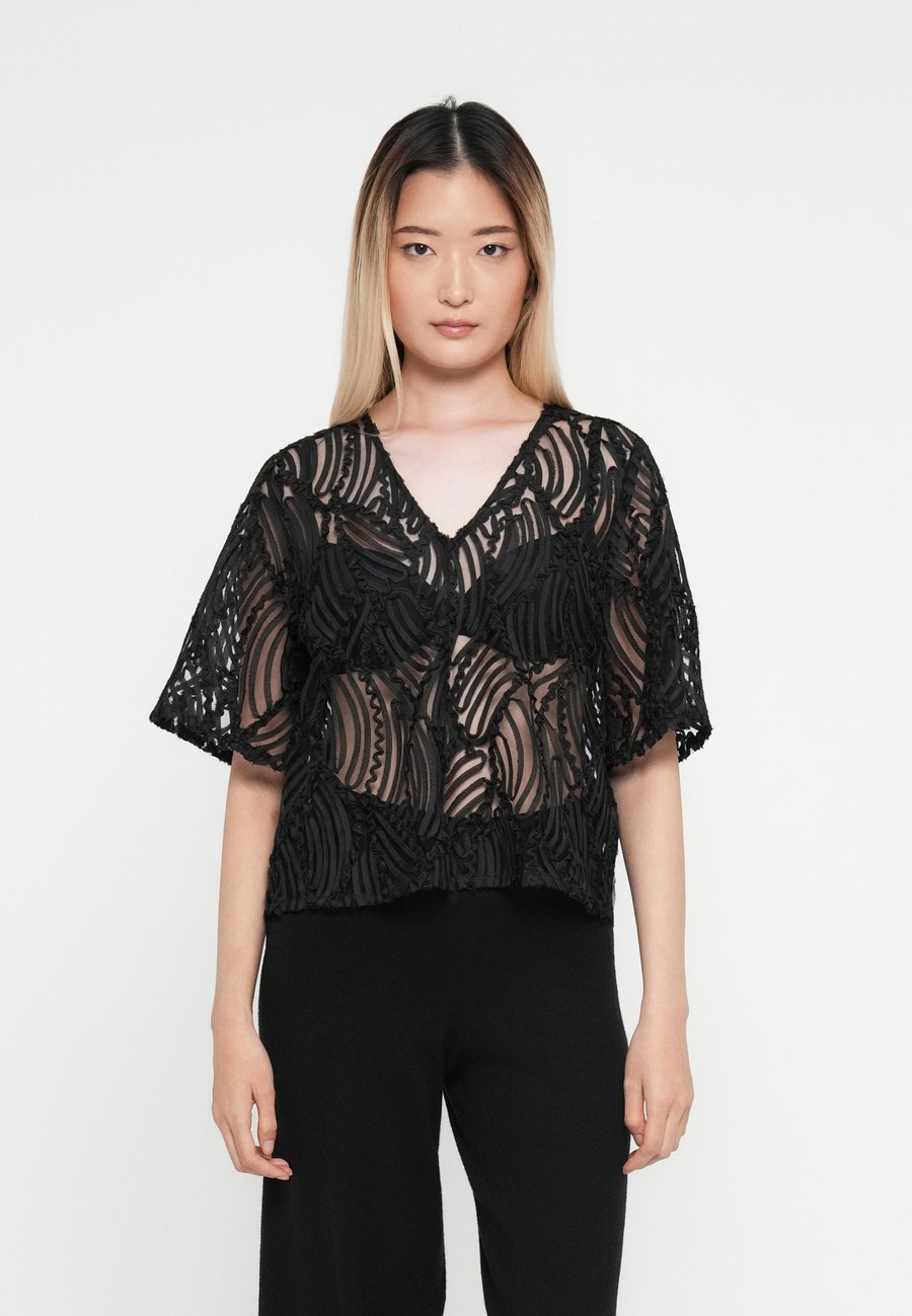 Блуза Selected Femme SLFSABINE V NECK , Black
Блуза Selected Femme SLFSABINE V NECK , Black