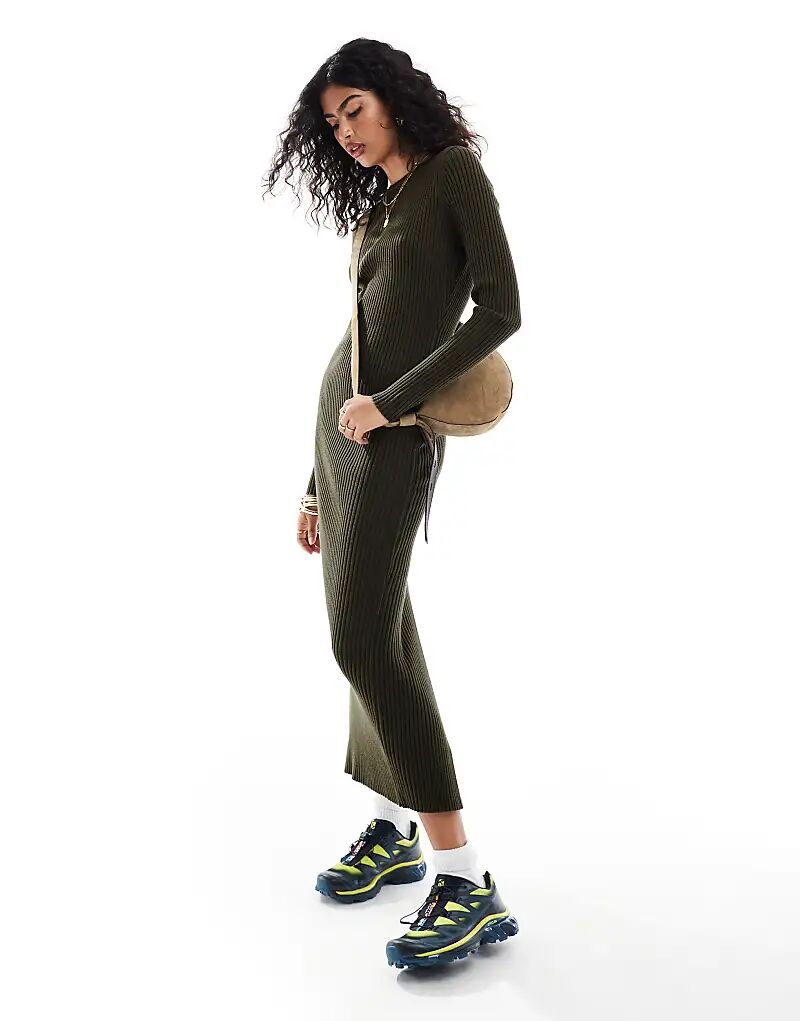 Трикотажное платье макси с круглым вырезом в рубчик цвета хаки ASOS DESIGN
Трикотажное платье макси с круглым вырезом в рубчик цвета хаки ASOS DESIGN