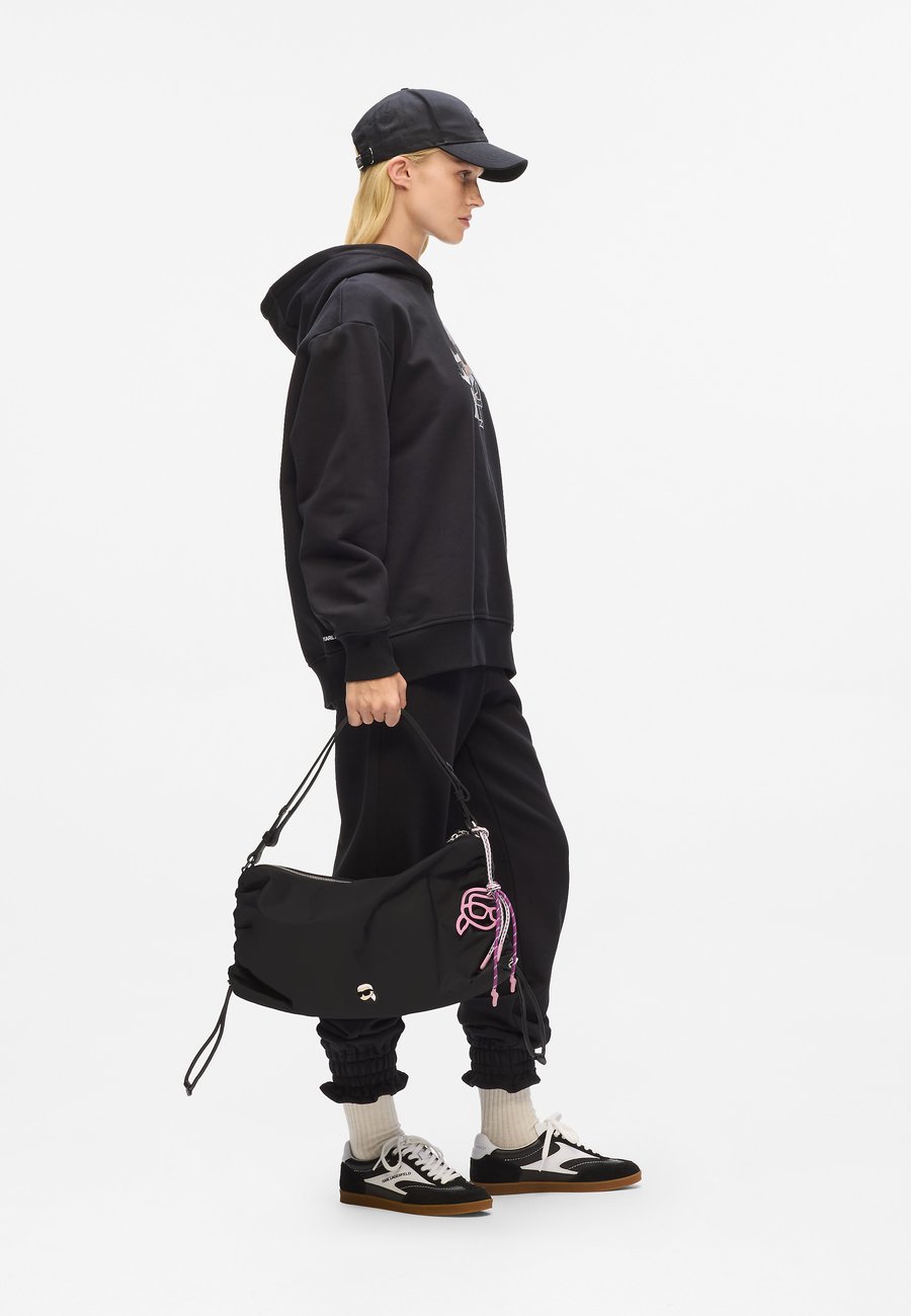 Сумка-шоппер KARL LAGERFELD IKON DRAWSTRING, Black
Сумка-шоппер KARL LAGERFELD IKON DRAWSTRING, Black