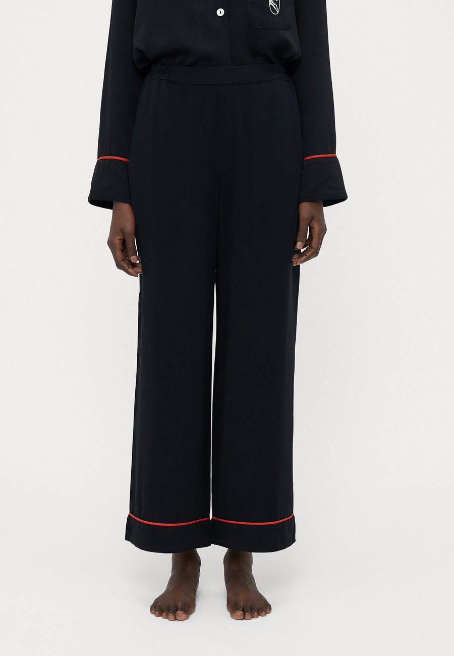 Пижамные брюки Sleeper FINNEGAN PAJAMA PANTS , Black
Пижамные брюки Sleeper FINNEGAN PAJAMA PANTS , Black