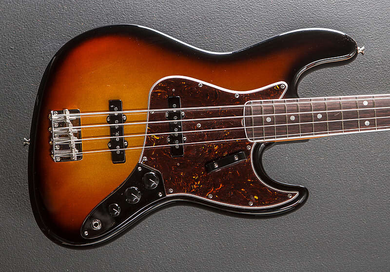 Басс гитара Fender American Vintage II 1966 Jazz Bass - 3 Color Sunburst
Басс гитара Fender American Vintage II 1966 Jazz Bass - 3 Color Sunburst