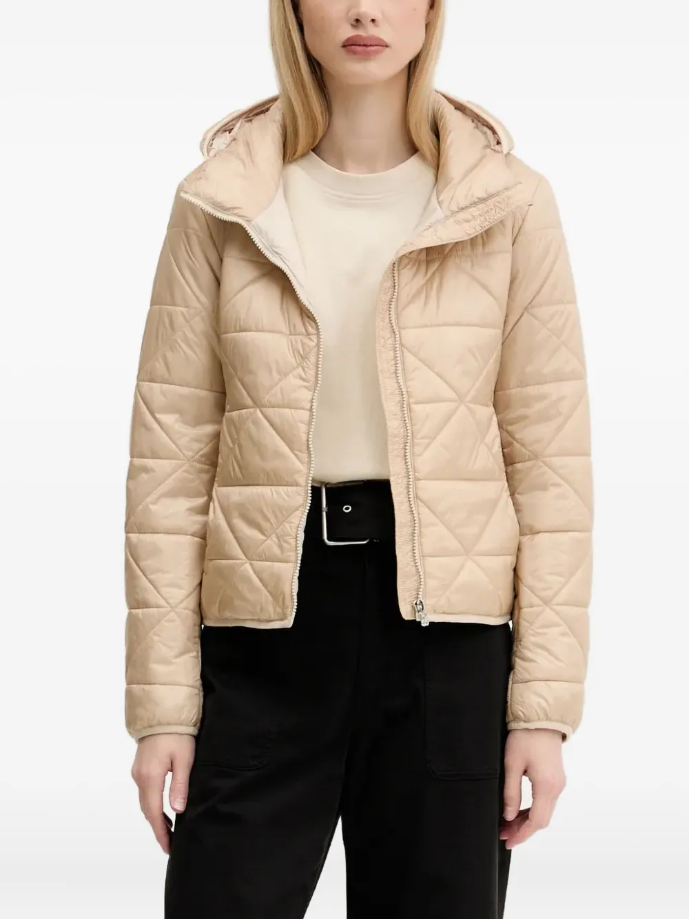 Стеганый пуховик с капюшоном HUGO, нейтральный
Стеганый пуховик с капюшоном HUGO, нейтральный