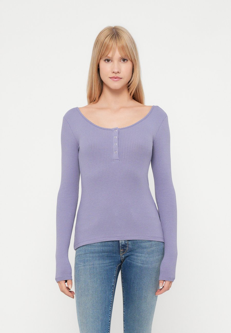 Топ Pieces PCKITTE, Silver Bullet/Silver-Coloured
Топ Pieces PCKITTE, Silver Bullet/Silver-Coloured