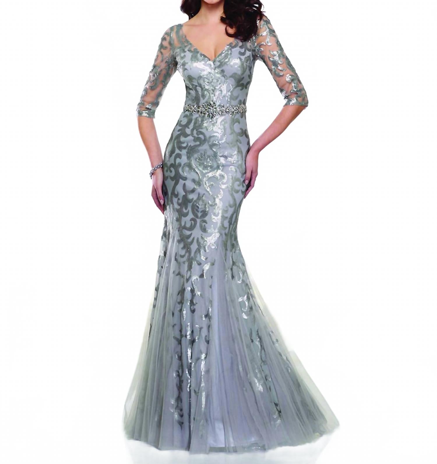 Серебряное платье-труба с пайетками и рукавом 3/4 Montage by Mon Cheri
Серебряное платье-труба с пайетками и рукавом 3/4 Montage by Mon Cheri