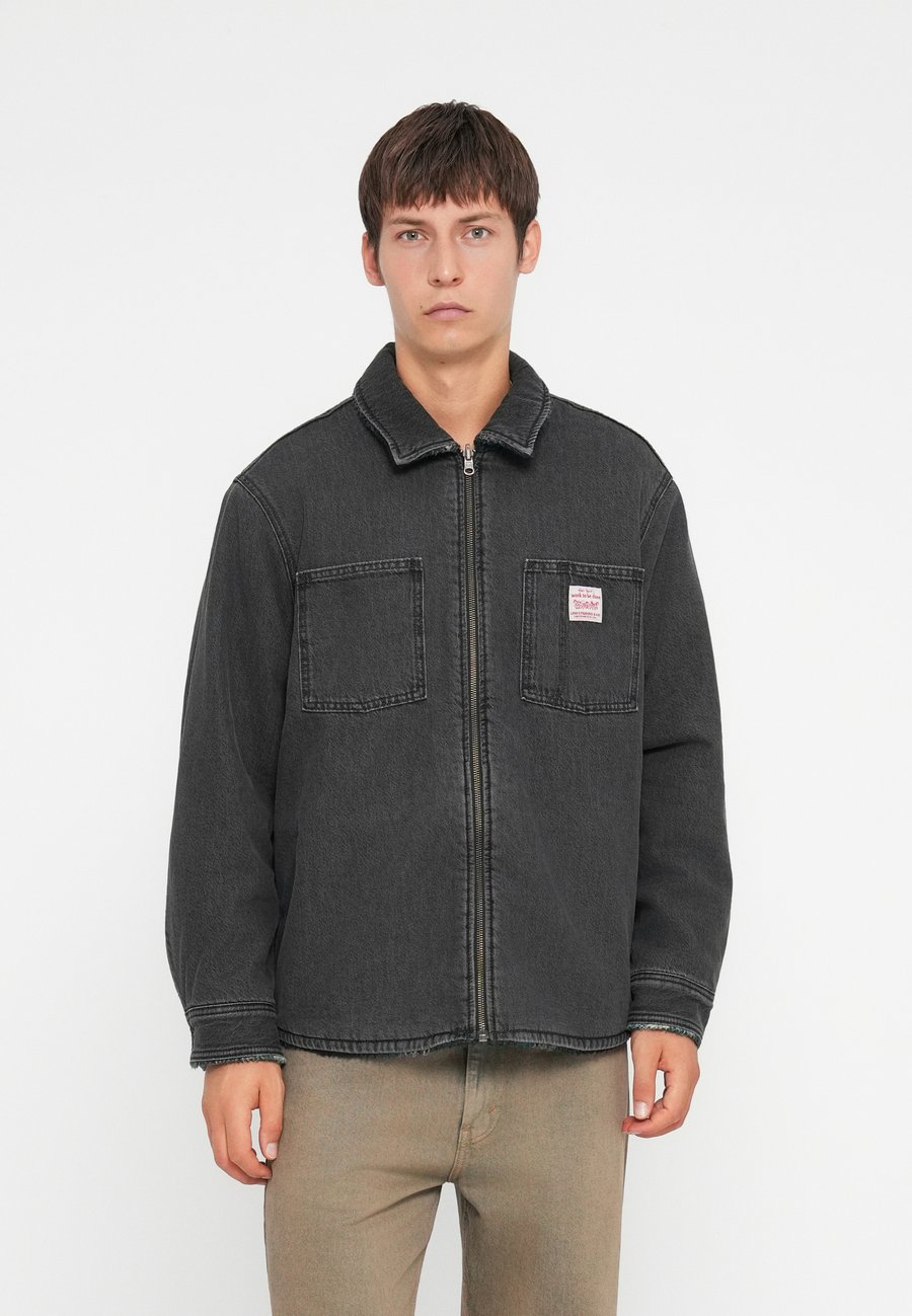 Куртка Levi's Workwear REVERSIBLE SHACKET, Black Denim
Куртка Levi's Workwear REVERSIBLE SHACKET, Black Denim