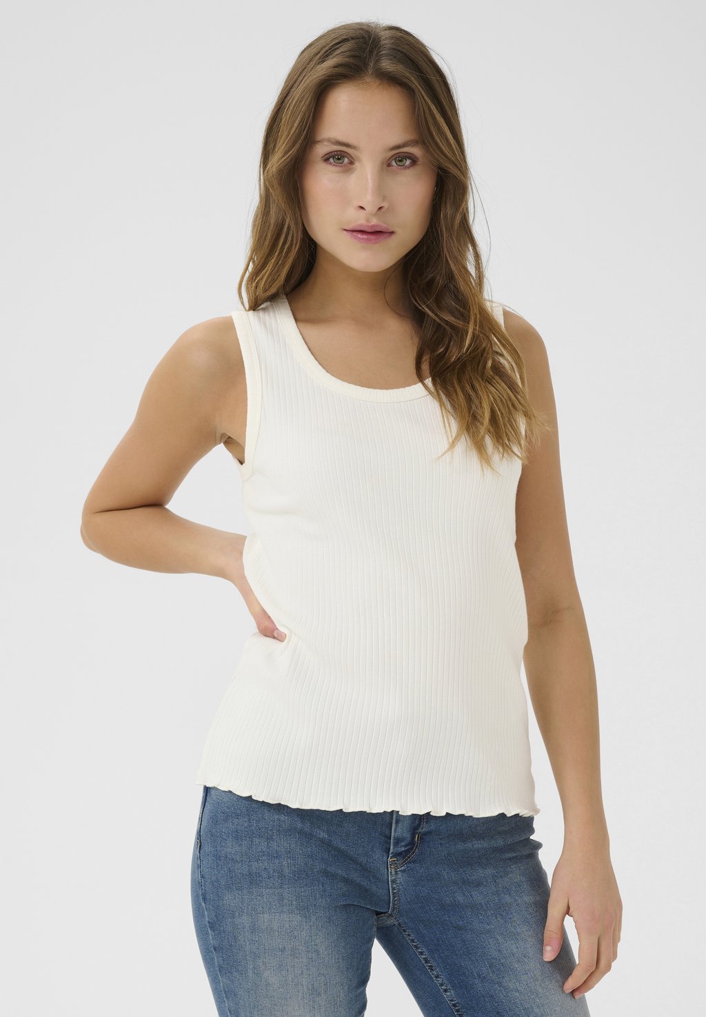 Топ CUFIJI DOLLY RIB Culture, слоновая кость
Топ CUFIJI DOLLY RIB Culture, слоновая кость