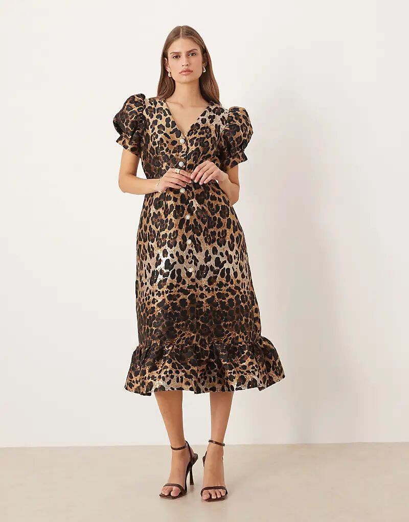 Платье миди Sister Jane из жаккарда с леопардовым принтом и застежкой на пуговицы спереди
Платье миди Sister Jane из жаккарда с леопардовым принтом и застежкой на пуговицы спереди