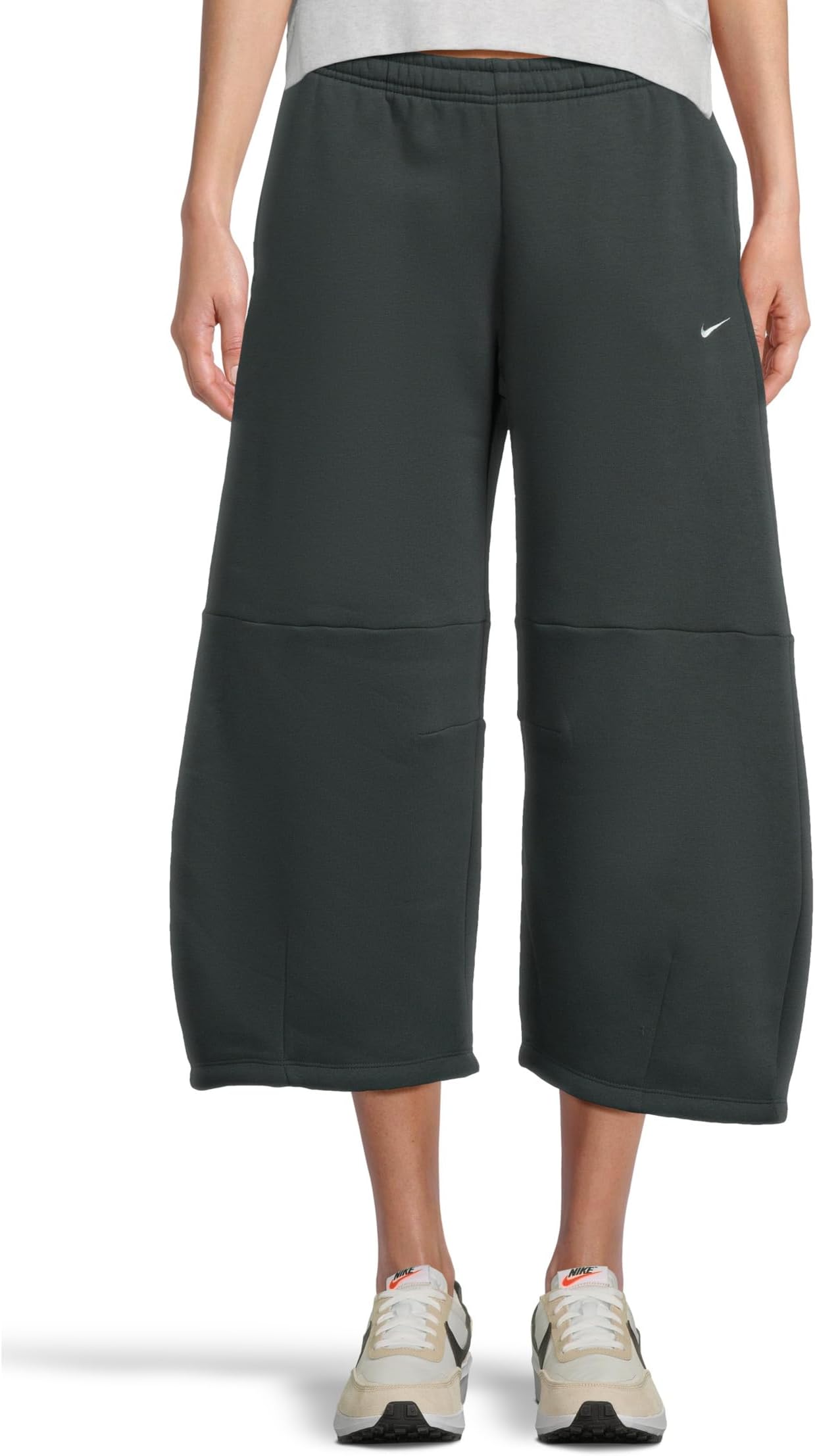 Женские спортивные флисовые брюки-бочонки Phoenix Nike, Seaweed/Sail
Женские спортивные флисовые брюки-бочонки Phoenix Nike, Seaweed/Sail