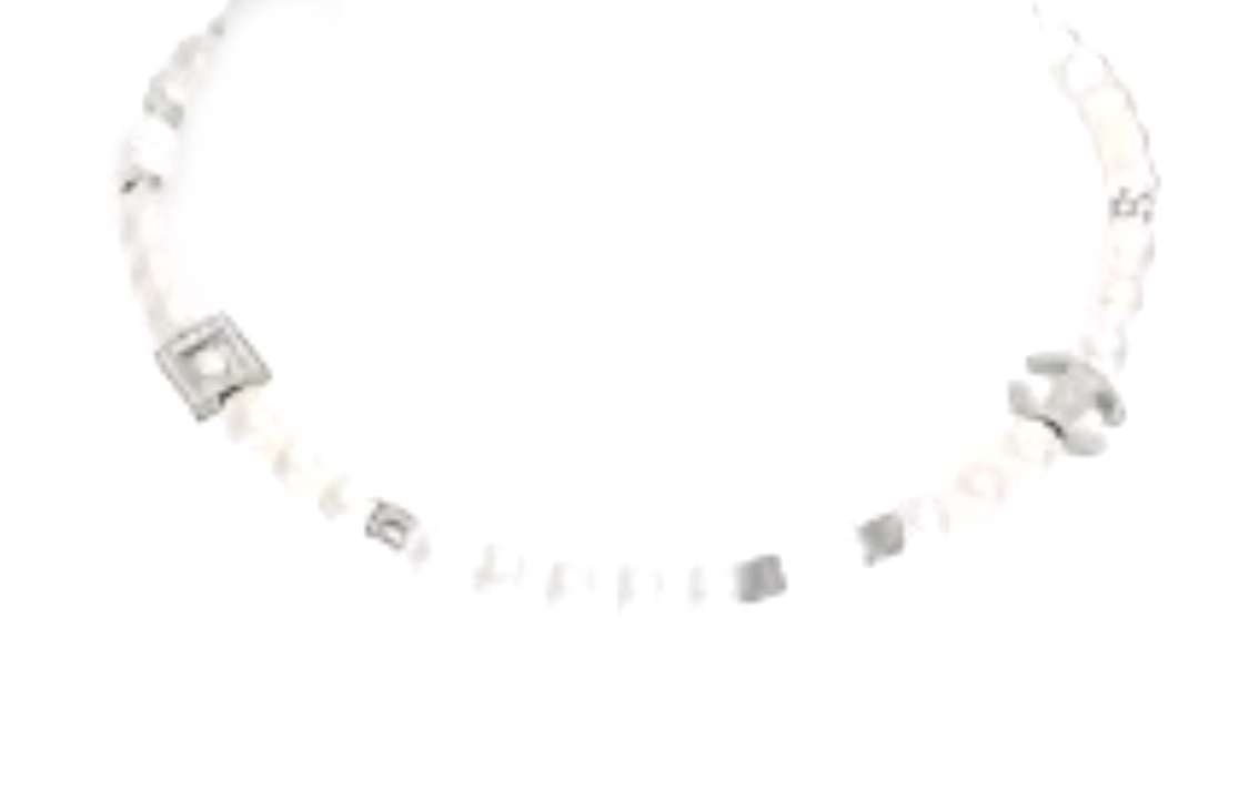 CHANEL Женское серебряное ожерелье Double C с жемчугом
CHANEL Женское серебряное ожерелье Double C с жемчугом