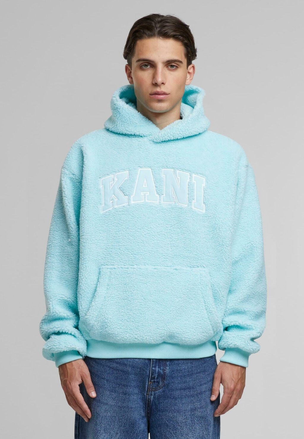 Свитер с капюшоном Karl Kani, светло-голубой
Свитер с капюшоном Karl Kani, светло-голубой