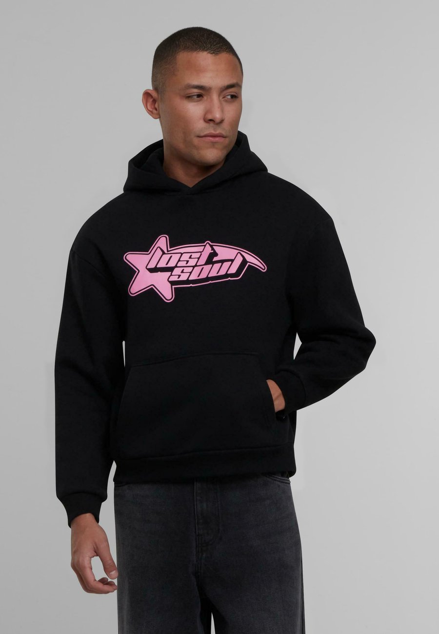 Худи Mister Tee Hoodie, Black
Худи Mister Tee Hoodie, Black