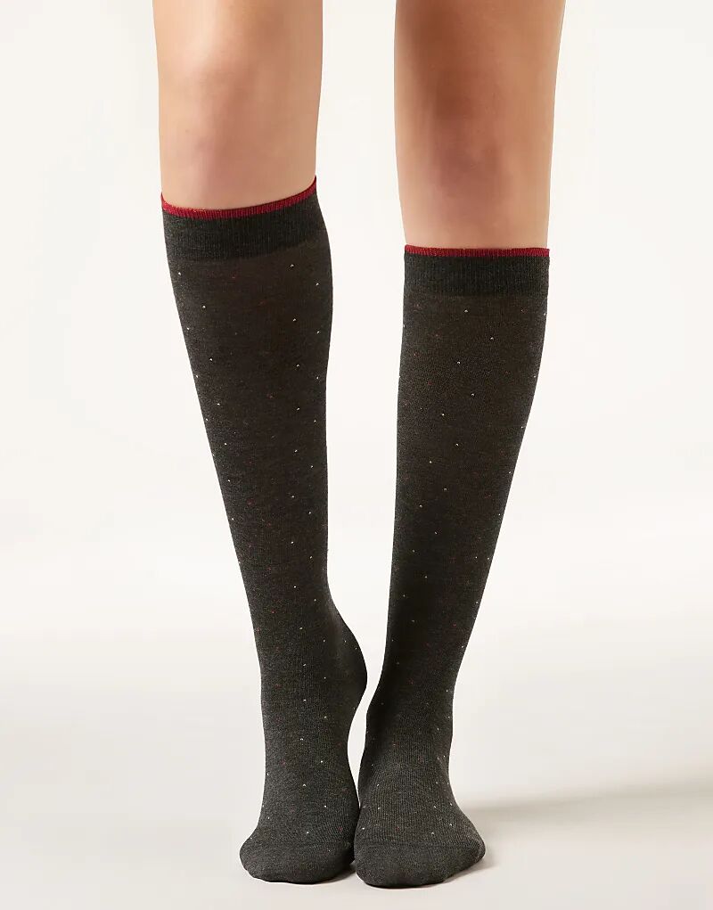 Длинные носки Calzedonia с узором в мелкий горошек антрацитово-серого цвета
Длинные носки Calzedonia с узором в мелкий горошек антрацитово-серого цвета