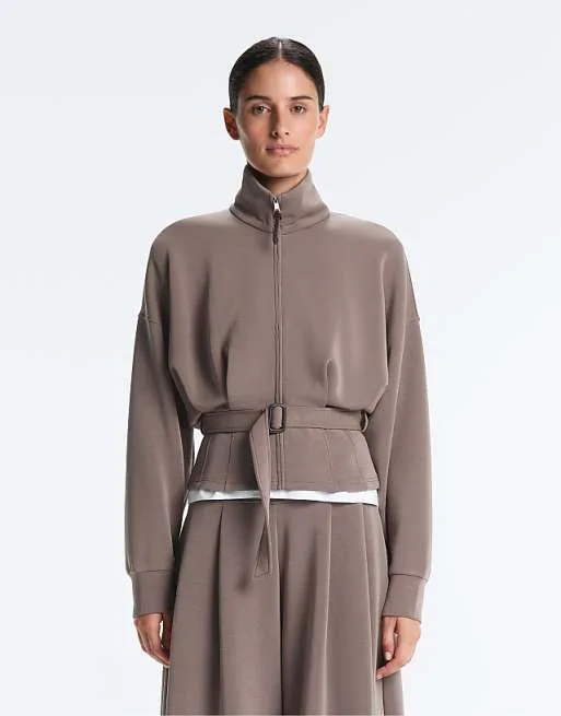 OYSHO Серо-серая куртка из модала Soft-touch с корсетным поясом
OYSHO Серо-серая куртка из модала Soft-touch с корсетным поясом