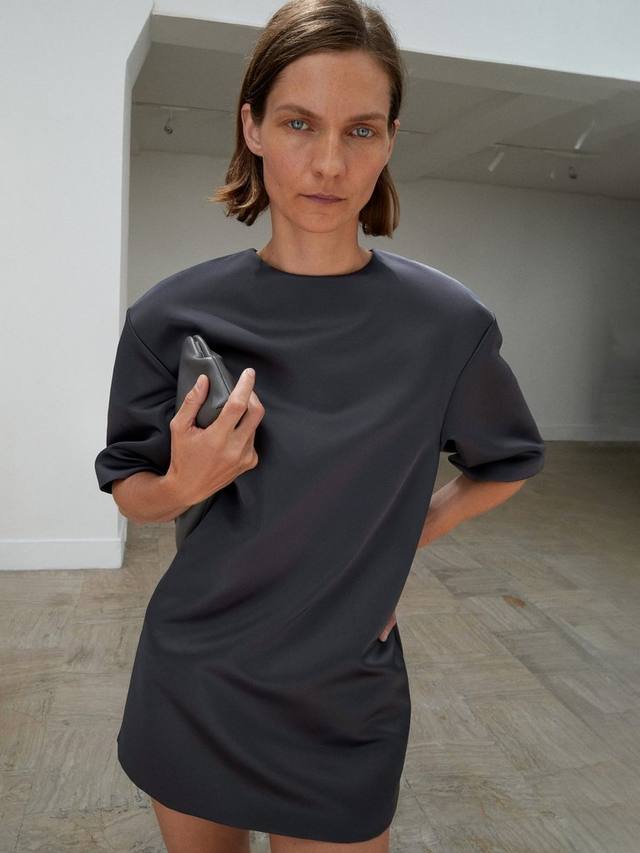 Мини-платье Dafne из сатина Mango, Charcoal
Мини-платье Dafne из сатина Mango, Charcoal