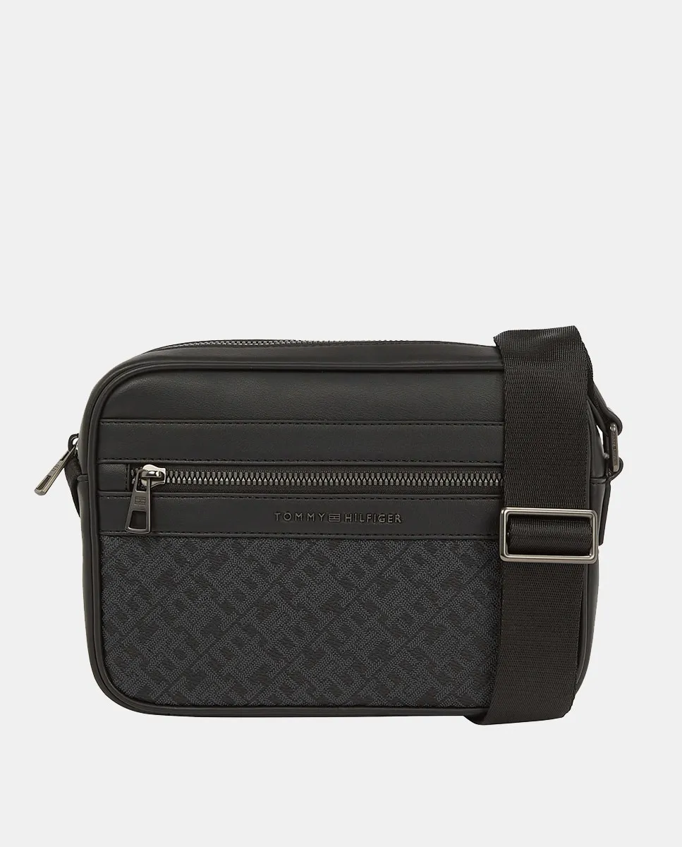 Сумка-багет мужская репортер из экокожи с монограммой Tommy Hilfiger, черный
Сумка-багет мужская репортер из экокожи с монограммой Tommy Hilfiger, черный
