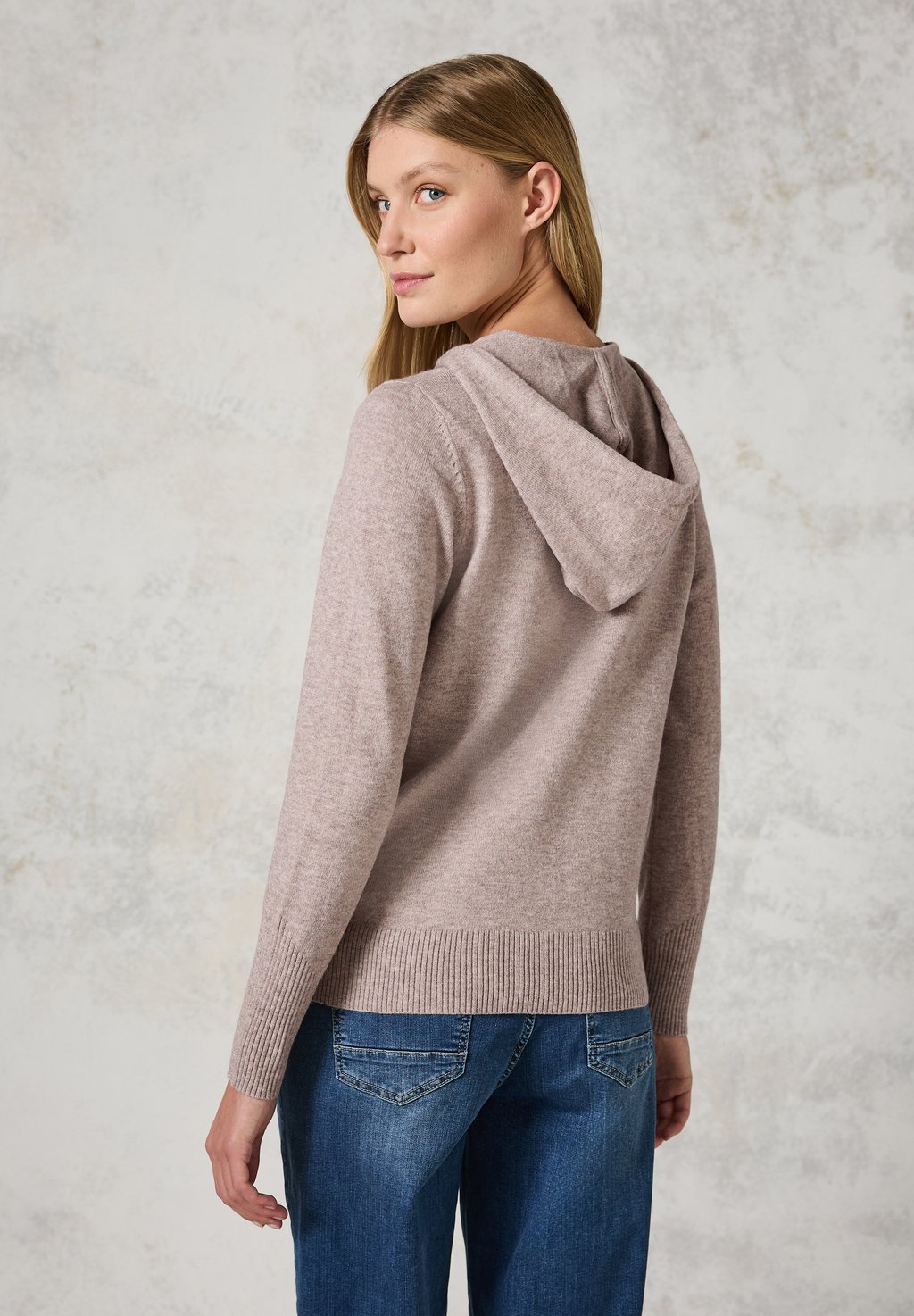 Кардиган MIT KAPUZE Cecil, бежевый
Кардиган MIT KAPUZE Cecil, бежевый