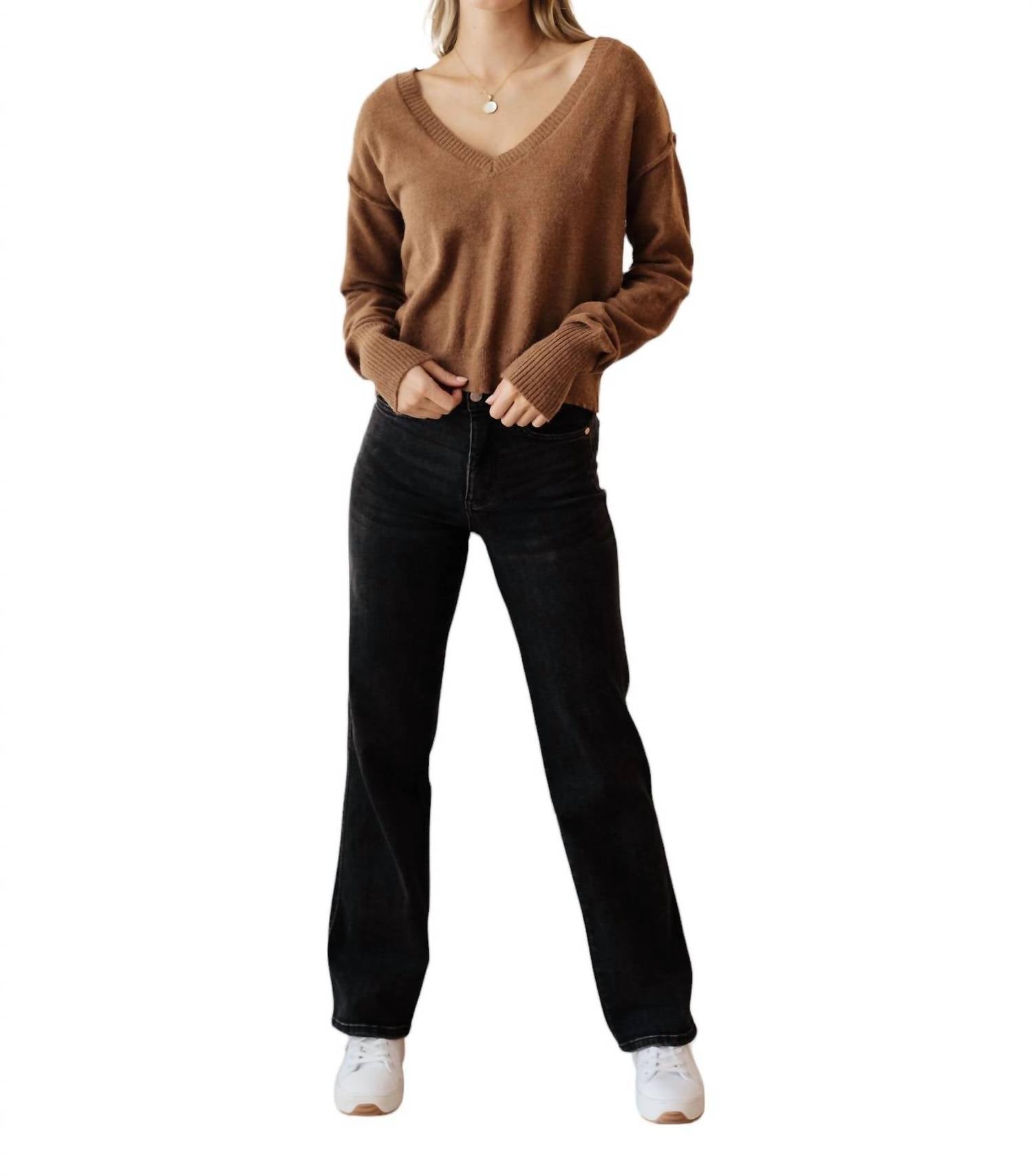 Свитер Back To Life с V-образным вырезом цвета мокко GEEGEE, цвет mocha
Свитер Back To Life с V-образным вырезом цвета мокко GEEGEE, цвет mocha