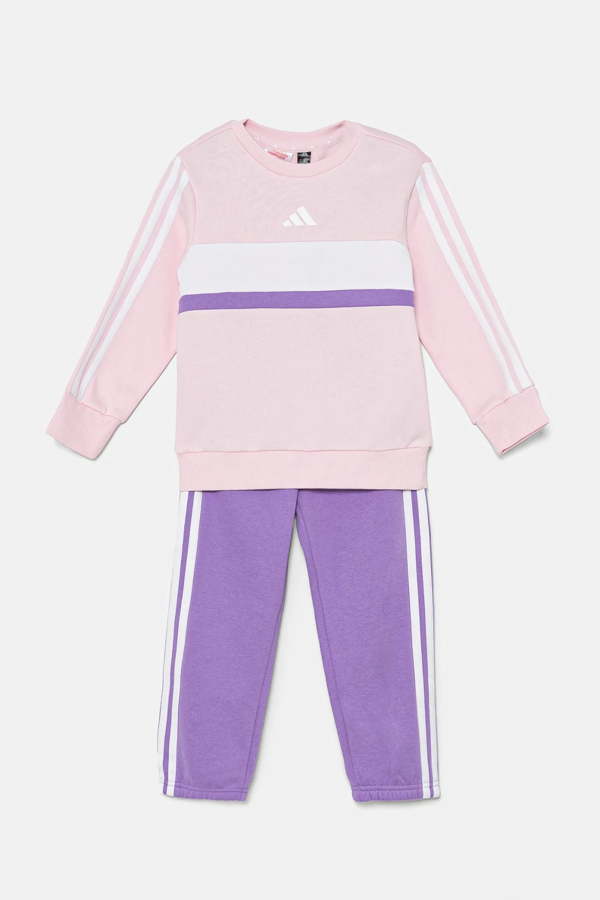 Спортивный костюм adidas, фиолетовый
Спортивный костюм adidas, фиолетовый