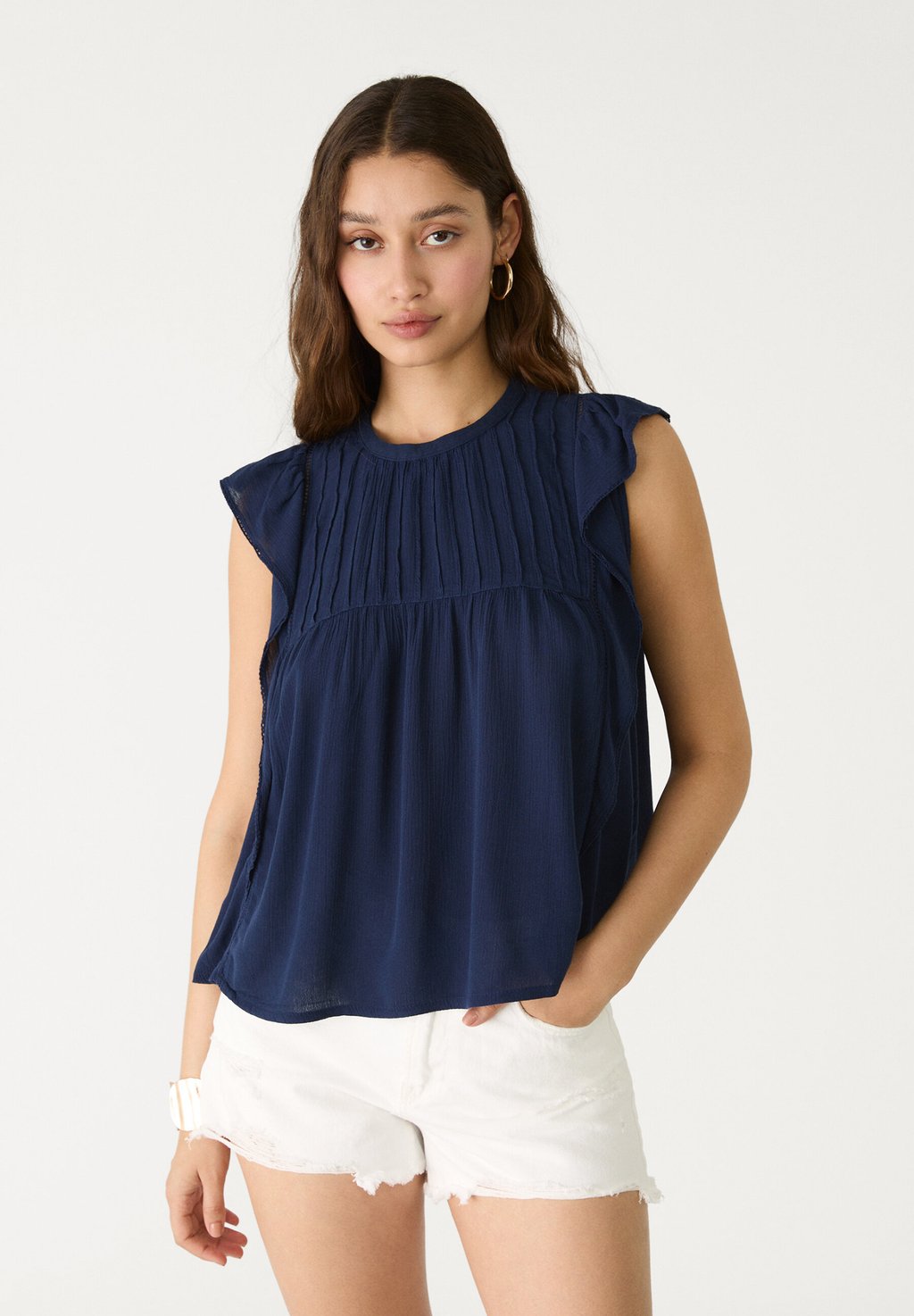 Блуза FLOWING RUFFLED Stradivarius, темно-синий
Блуза FLOWING RUFFLED Stradivarius, темно-синий