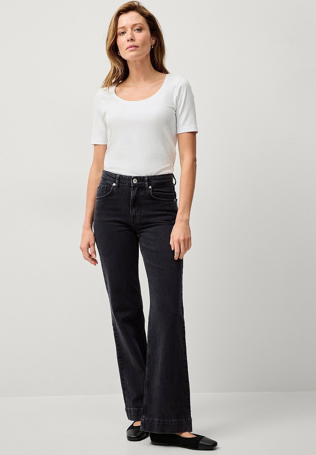 Базовая футболка MIT TIEFEM AUSSCHNITT Ellos Collection, белый
Базовая футболка MIT TIEFEM AUSSCHNITT Ellos Collection, белый