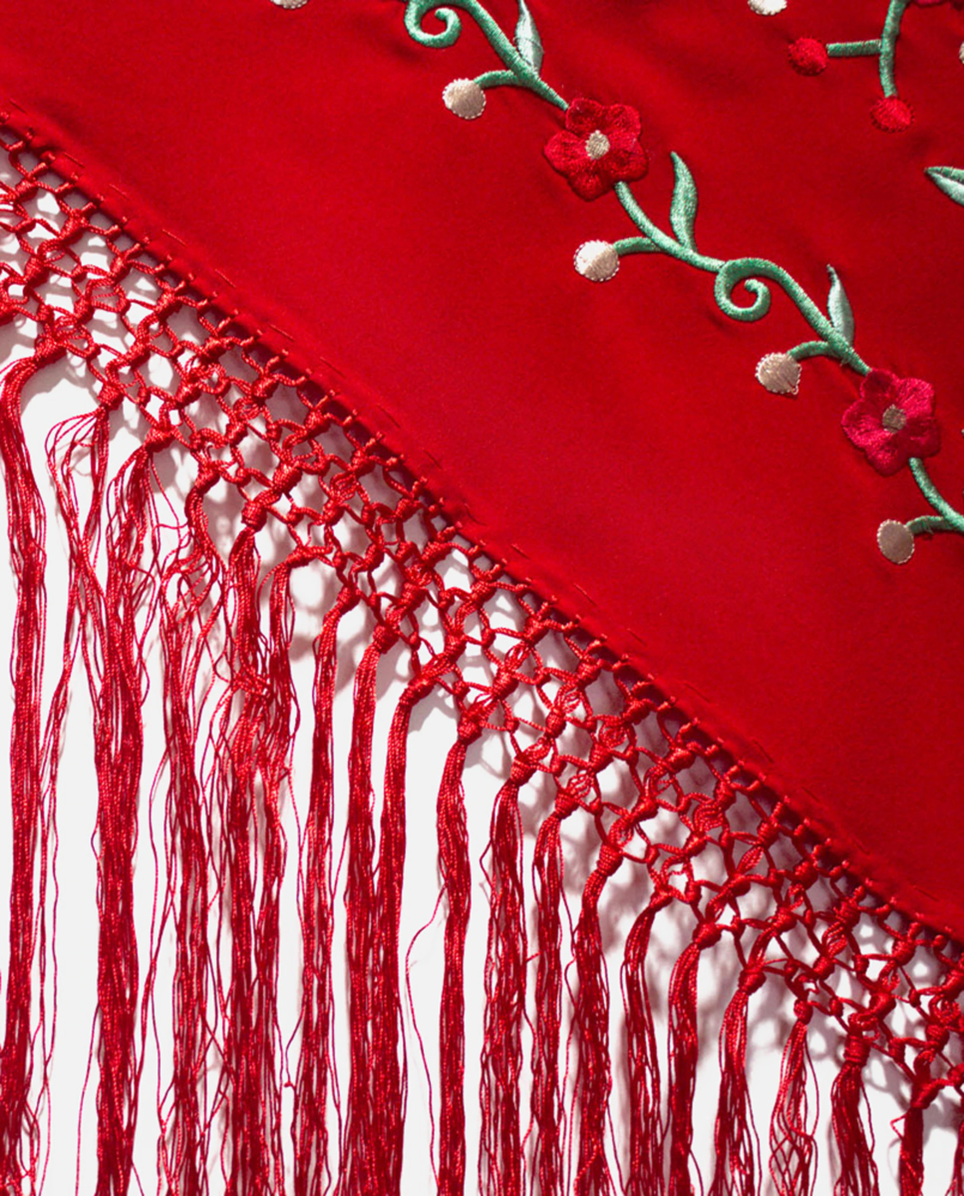 Мантонный шарф из шелка с ручной бахромой Nava, красный
Мантонный шарф из шелка с ручной бахромой Nava, красный