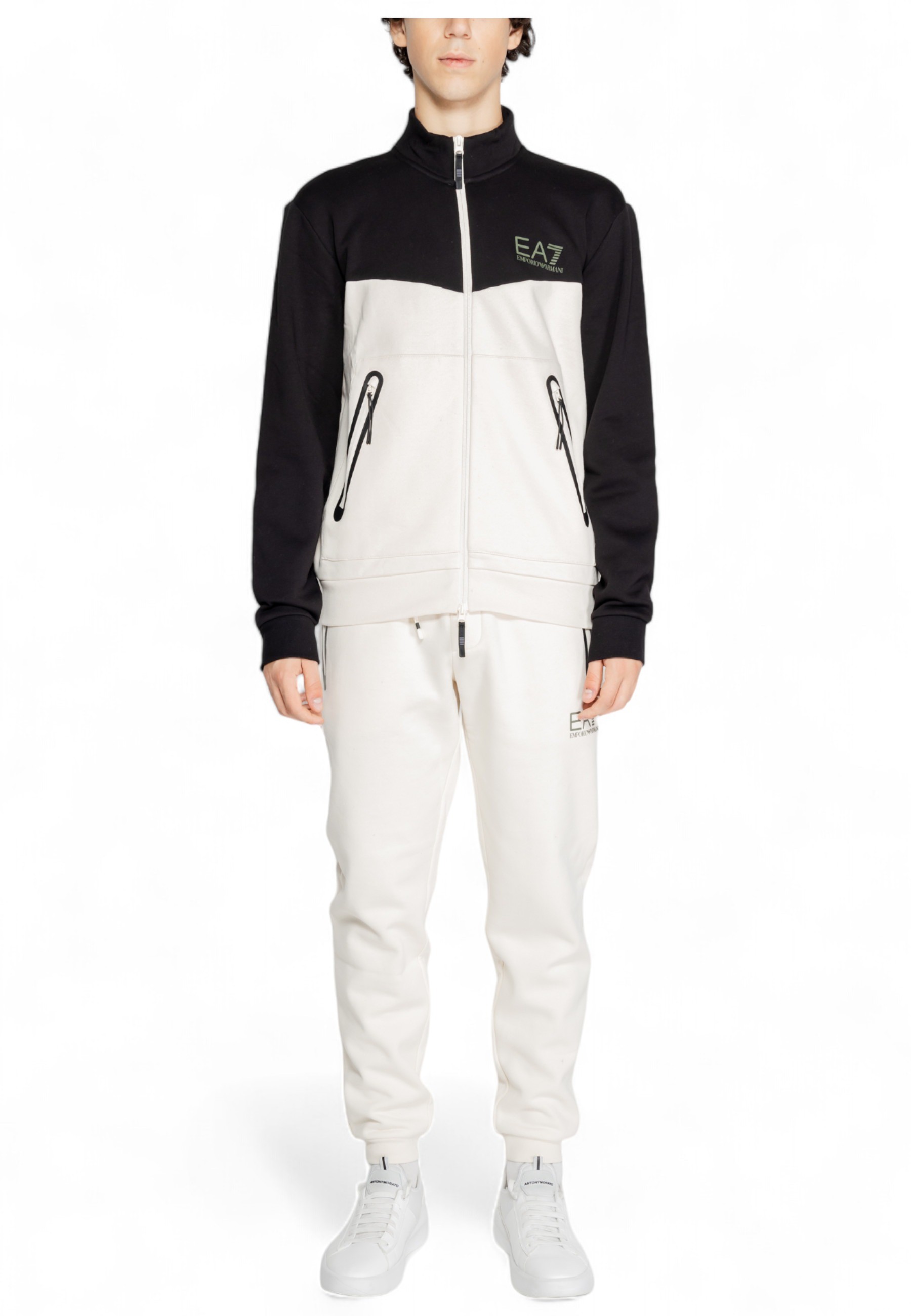 Спортивный костюм мужской EA7 на молнии, черно-белый
Спортивный костюм мужской EA7 на молнии, черно-белый