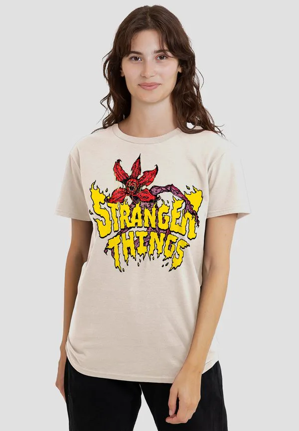 Футболка с принтом «очень странные дела» и изображением демогоргона. Netflix, Off-White, Белый, Футболка с принтом «очень странные дела» и изображением демогоргона. Netflix, Off-White
Футболка с принтом «очень странные дела» и изображением демогоргона. Netflix, Off-White, Белый, Футболка с принтом «очень странные дела» и изображением демогоргона. Netflix, Off-White