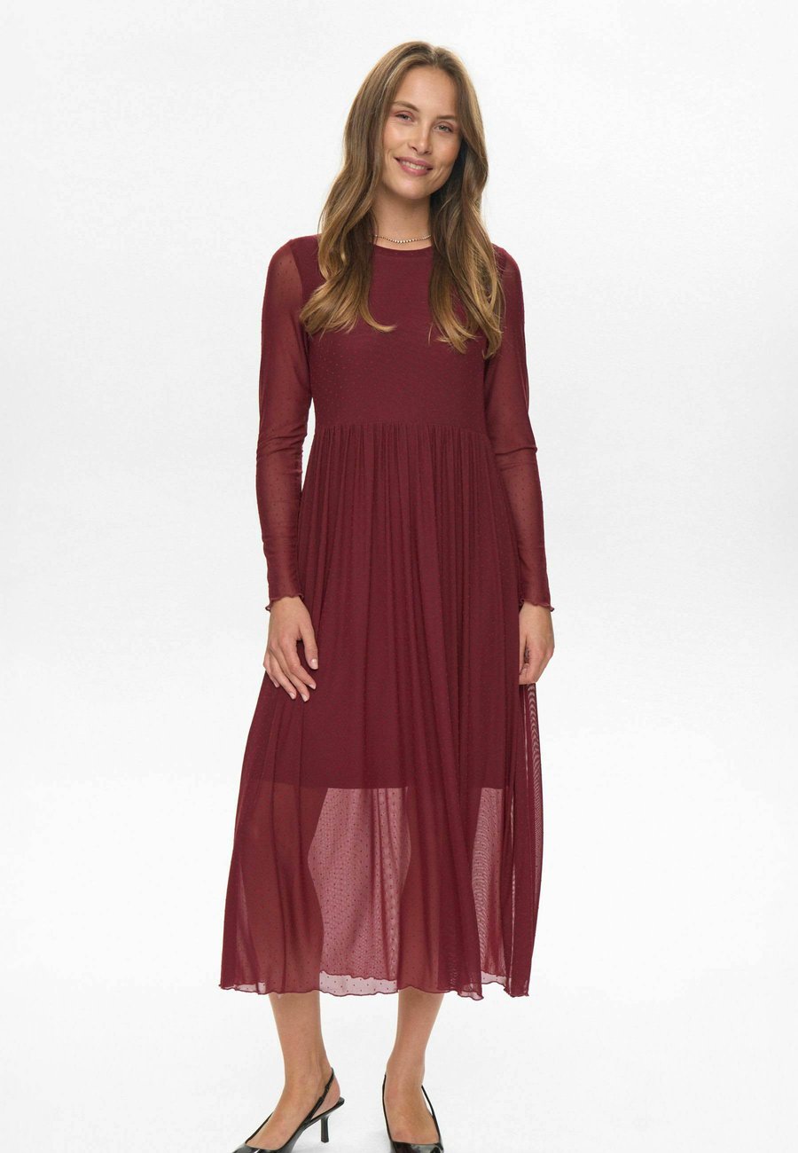 Платье Nümph Day dress, Winetasting/Red
Платье Nümph Day dress, Winetasting/Red