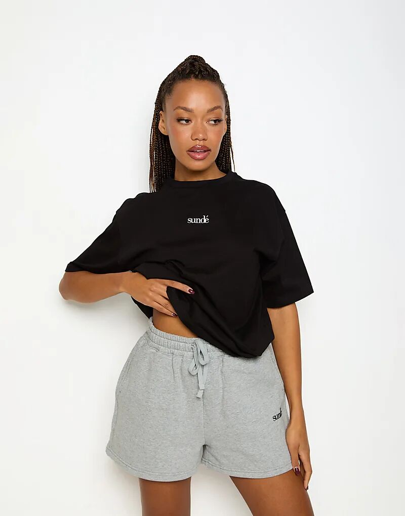 Спортивные шорты Sundé Soft Blend с высокой талией, серого меланжевого цвета
Спортивные шорты Sundé Soft Blend с высокой талией, серого меланжевого цвета