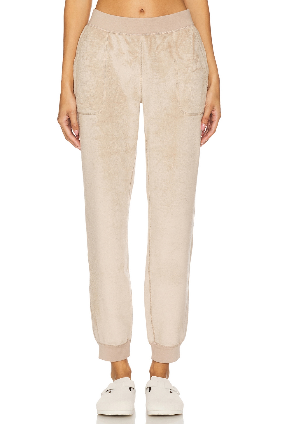 Двусторонние плюшевые джоггеры Eberjey, цвет toffee
Двусторонние плюшевые джоггеры Eberjey, цвет toffee