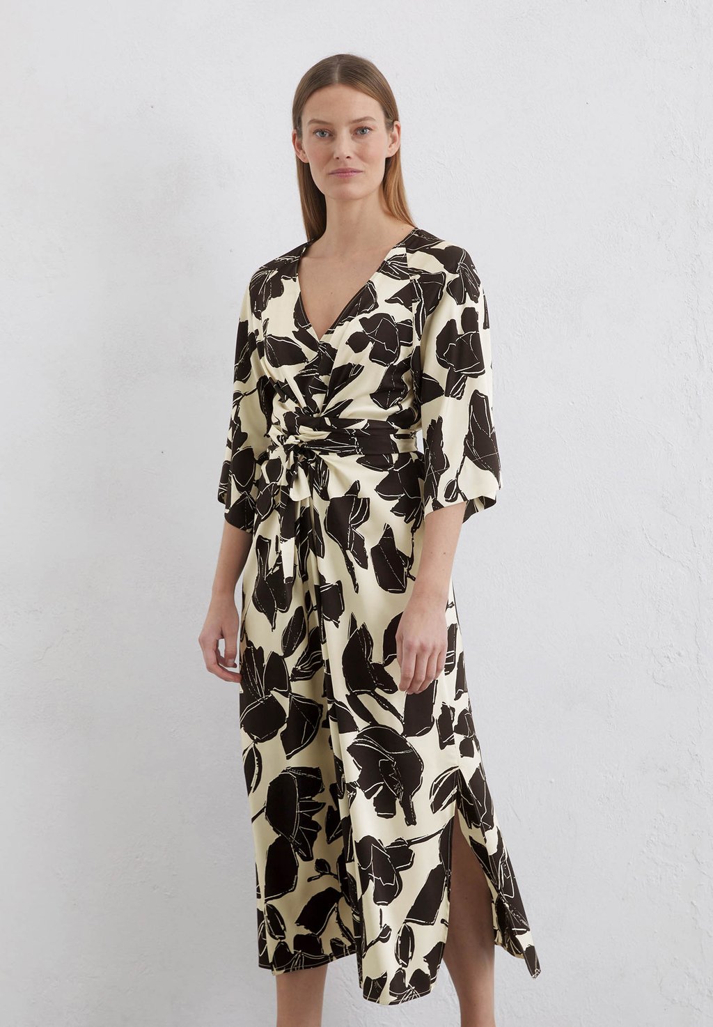 Повседневное платье WRAP-STYLE LONG LENGTH MEDIUM RAGLAN SLEEVES PRINTED Marc O'Polo, черный
Повседневное платье WRAP-STYLE LONG LENGTH MEDIUM RAGLAN SLEEVES PRINTED Marc O'Polo, черный