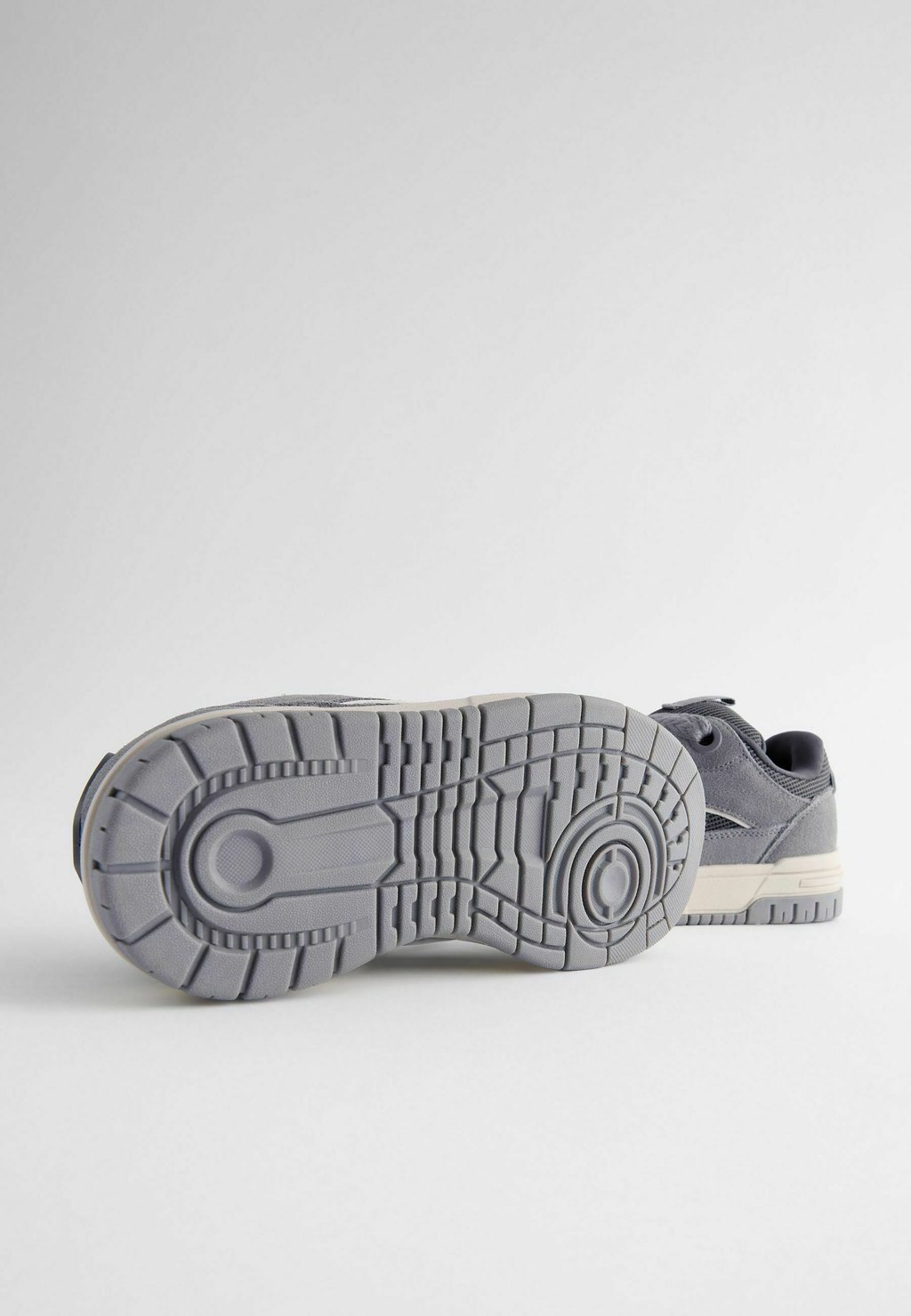 Кроссовки REGULAR FIT Next, серый
Кроссовки REGULAR FIT Next, серый