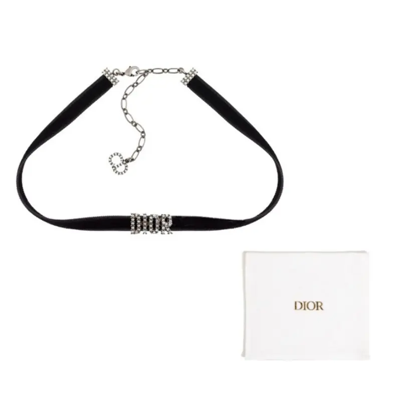 Кулон evolution для женщин DIOR
Кулон evolution для женщин DIOR