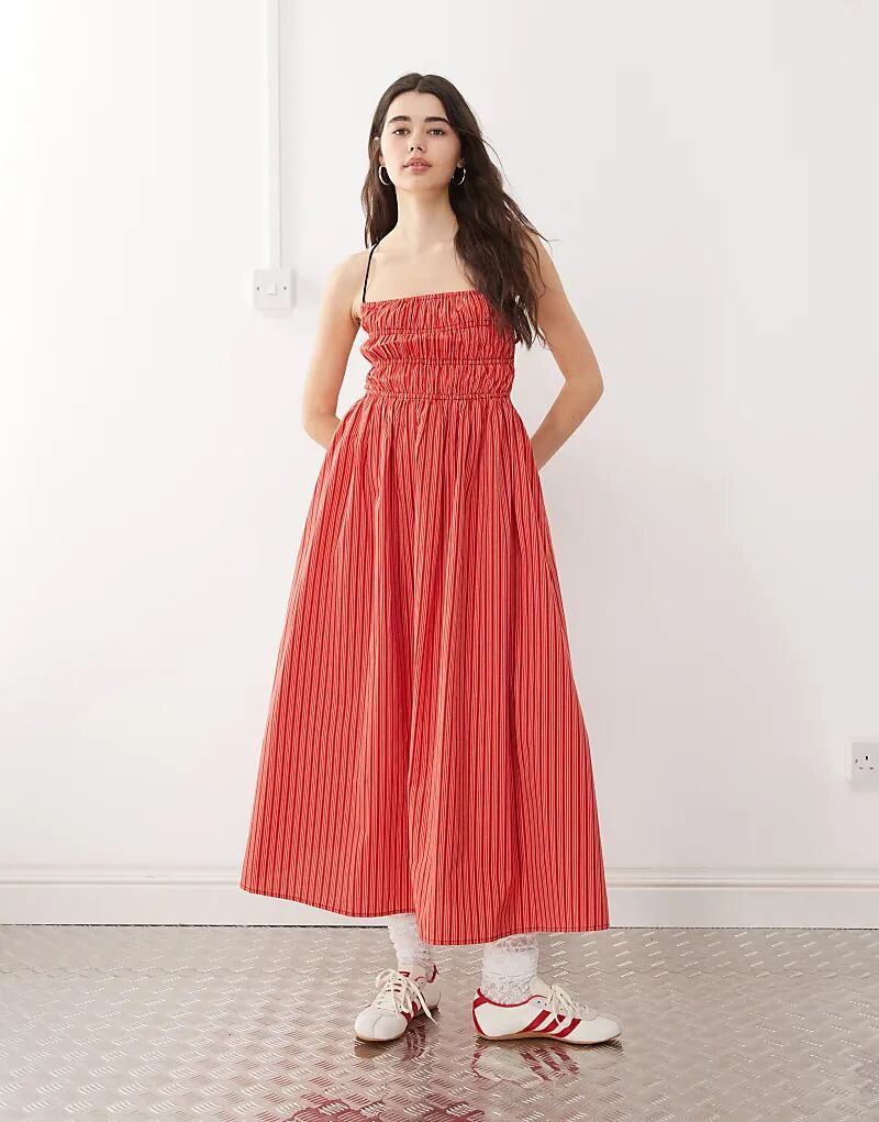 COLLUSION Тонкое платье миди с рюшами сверху в красную полоску
COLLUSION Тонкое платье миди с рюшами сверху в красную полоску