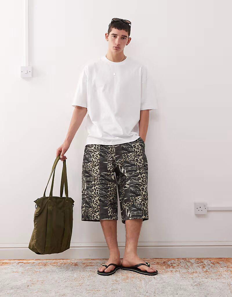 Джинсовые шорты свободного кроя Reclaimed Vintage с камуфляжным принтом в виде животных
Джинсовые шорты свободного кроя Reclaimed Vintage с камуфляжным принтом в виде животных