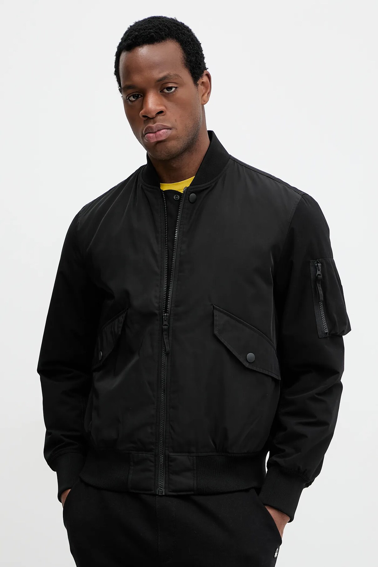 Куртка-бомбер United Colors Of Benetton, черный
Куртка-бомбер United Colors Of Benetton, черный