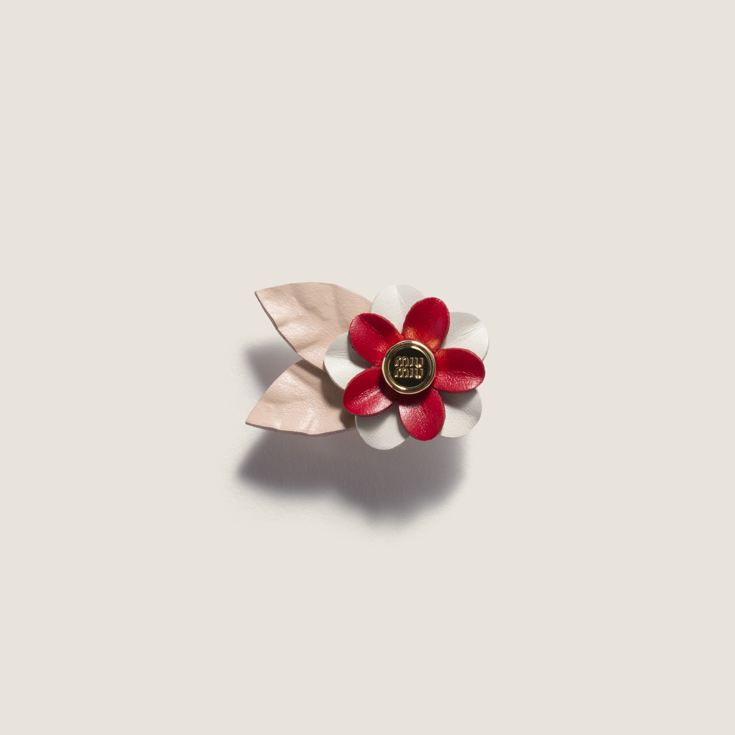 Кожаная цветочная брошь MIU MIU, красный/белый
Кожаная цветочная брошь MIU MIU, красный/белый