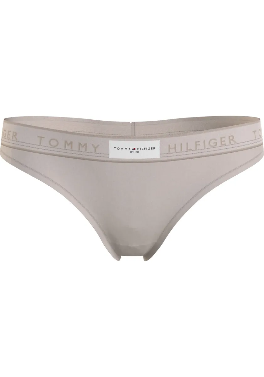 Трусы Tommy Hilfiger Underwear "THONG (EXT SIZES)" с поясом с логотипом Tommy Hilfiger, цвет Chasmere_Creme
Трусы Tommy Hilfiger Underwear "THONG (EXT SIZES)" с поясом с логотипом Tommy Hilfiger, цвет Chasmere_Creme